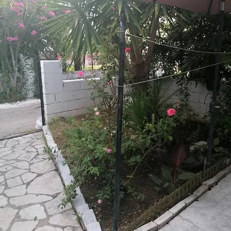 Vakantiehuis Danai's Little